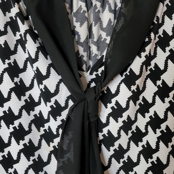 Top - Picture 2 of 7